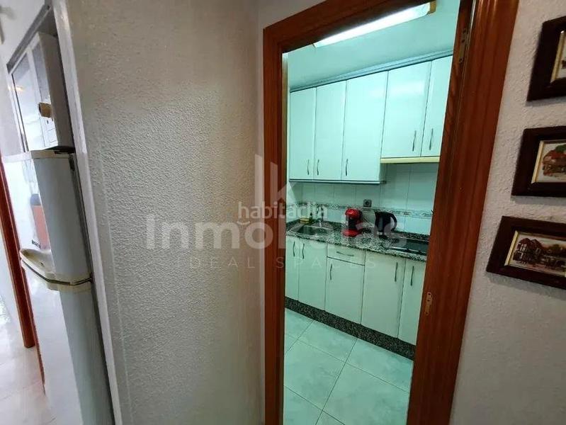 Foto c2a4a764-21e8-47e3-addb-80fb2a9e0351. Apartament amb aparcament piscina a Playa Levante Benidorm