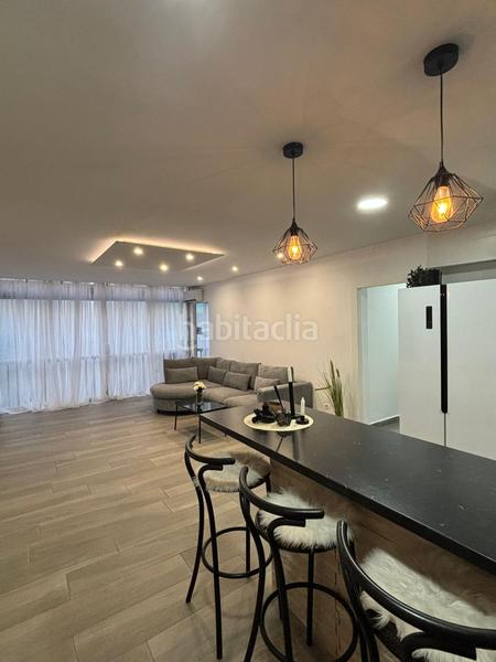 Foto fa393981-2596-46c1-9a91-ccfe7a514749. Piso luminoso piso reformado en avenida jaime i en Benidorm