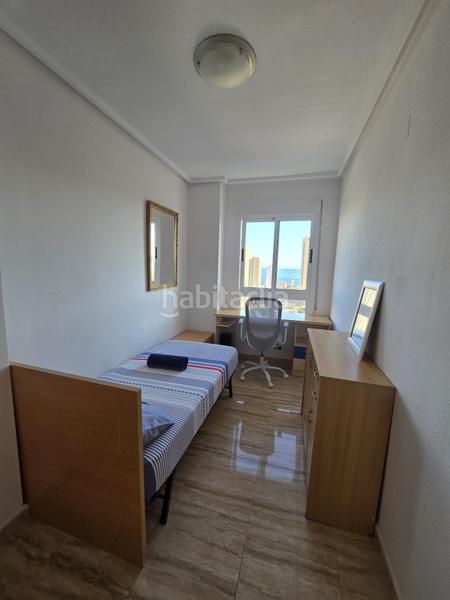 Foto ed84ba92-c6b2-45e8-bf25-3e856b156ff8. Àtic a calle calle presidente adolfo suárez a Via Parque Benidorm