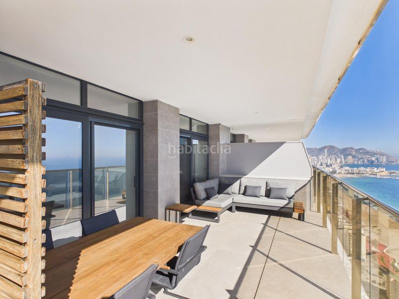 Foto 6162d8e3-f473-41b9-9057-b278e319a441. Àtic amb calefacció aparcament piscina a Playa Poniente Benidorm