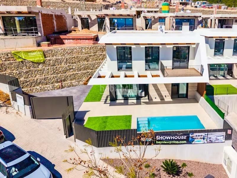 Foto e0e3f26c-944e-4a85-88ae-9859c07e7262. Casa amb aparcament a Casco urbano Polop