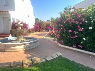 Casa adossada en Montebello - Nou Espai. Espectacular adosado con �tico, piscina y garaje en la nucia, mo