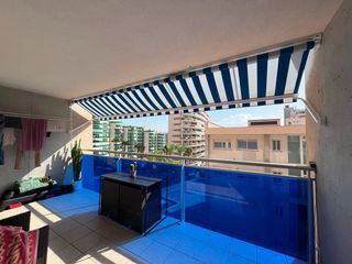 Appartement in Las Azaleas-Alkadir. Apartamento con gran terraza, garaje y trastero en la cala de fi