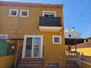 Xalet  Avinguda serra d'aitana. ?? chalet pareado con encanto mediterráneo en la nucía.