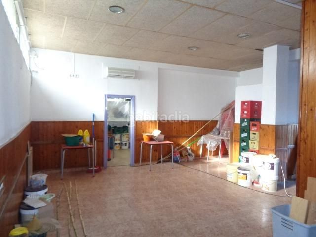 Foto f33e7c6c-16cd-44ad-91af-c59fcf343a92. Local comercial a Centre Igualada