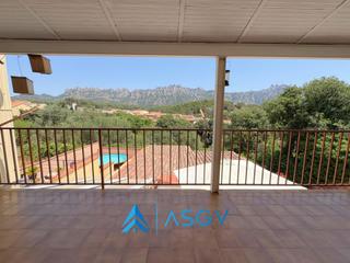 Appartamento in Bruc (El). Amplio piso con terraza y vistas a montserrat en el bruc