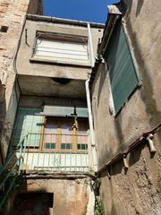 Semi detached house in Centre. Casa para reformar