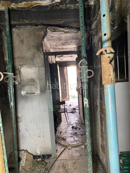 Foto a5ff2f19-9c83-4ed8-8279-82e8e619f370. Casa adossada amb aparcament a Centre Igualada