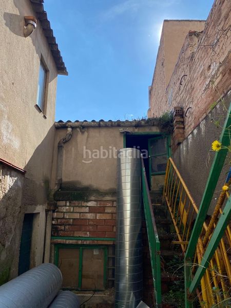 Foto aaaa573b-4835-4de9-97f4-dabebbcbe6ea. Casa adossada amb aparcament a Centre Igualada