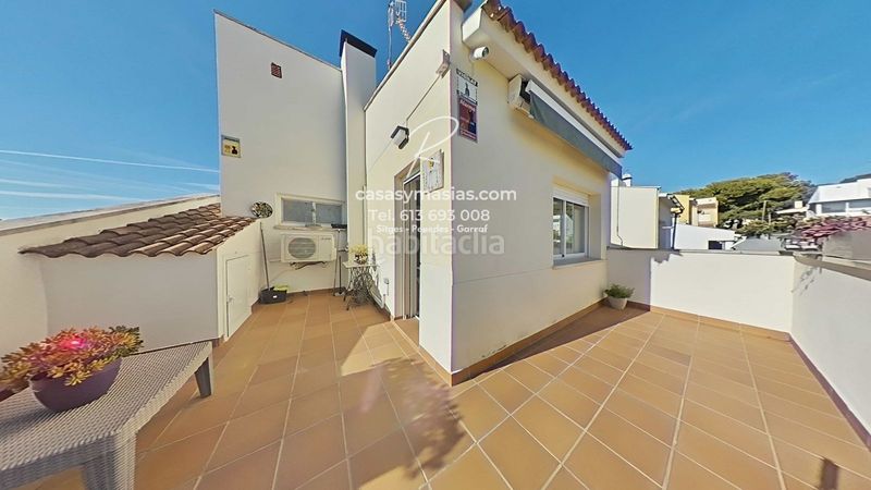 Foto 9aacd005-bd1f-4ade-a035-e7f01e4311c7. Xalet amb calefacció aparcament a Segur de Calafell nucli urbà Segur de Calafell