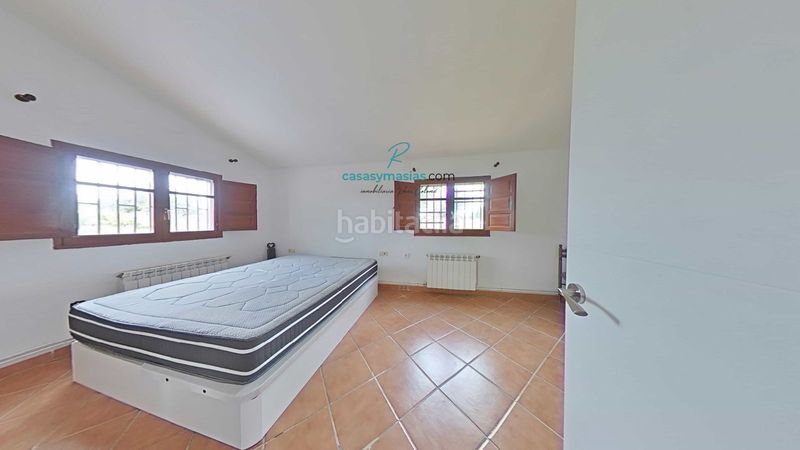 Foto dbf0d0dc-f995-4760-b15a-f8bcb526591a. Masia amb calefacció aparcament a Alió
