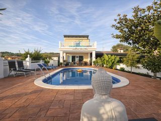 Xalet a Costa Cunit - Els Jardins - Els Rosers. Una casa para vivir todo el año como si estuvieras de vacaciones