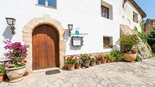 Masia a Sant Martí Sarroca. Masía histórica con alma, bodega y un extraordinario potencial