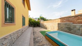 Chalet à La Franquesa-Oasis Park. Casa independiente ideal para 2 familias jardín y barbacoa en ed