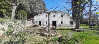 Mas à Abaix. Decore a su gusto una finca centenaria rodeada de naturaleza