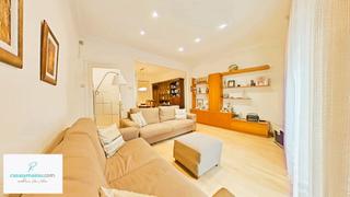 Semi detached house in Centre Vila. Negocio en zona peatonal, vivienda y 150 m2 para distribuir seg