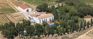 Masía en Castellet i la Gornal. Un lugar donde la historia, el vino y la naturaleza se unen