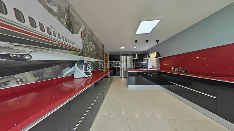 Foto 42b25b80-ee9b-47d4-8093-a60b82857cf5. Chalet buscas un hogar amplio, íntimo y con vistas espectaculares? con piscina y un gran garaje en Canyelles