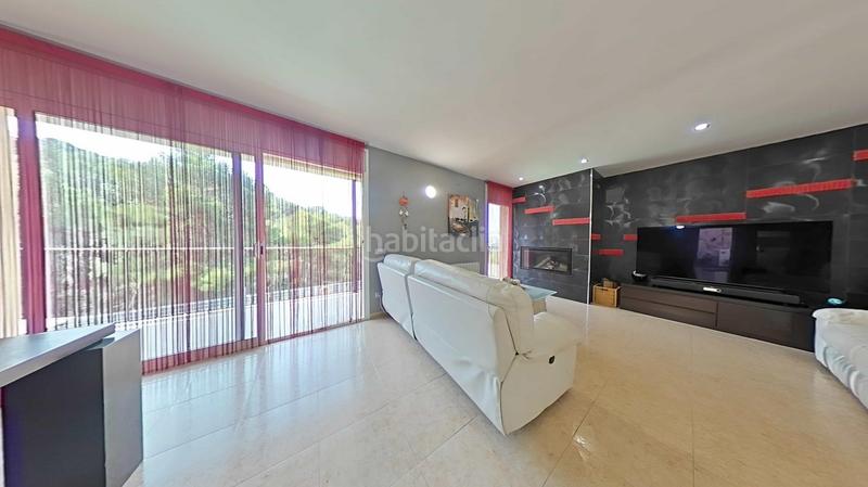 Foto 5f8056f8-6183-4da5-b28f-801cb8307313. Chalet buscas un hogar amplio, íntimo y con vistas espectaculares? con piscina y un gran garaje en Canyelles