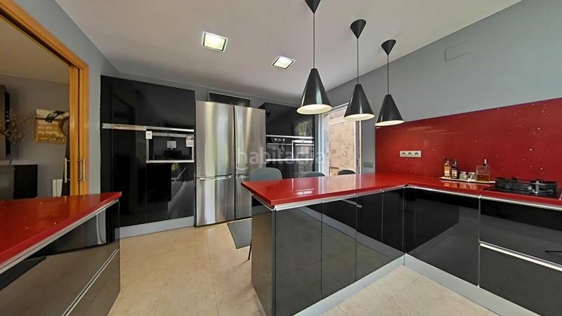 Foto 8c58eb64-4e6a-4252-b9db-0530d8d489da. Chalet buscas un hogar amplio, íntimo y con vistas espectaculares? con piscina y un gran garaje en Canyelles