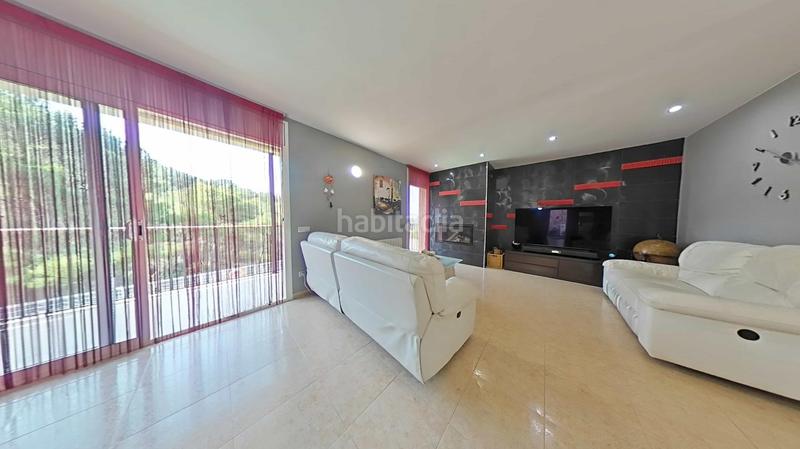 Foto 92d64d6b-b73a-4430-8e82-b3411739c959. Chalet buscas un hogar amplio, íntimo y con vistas espectaculares? con piscina y un gran garaje en Canyelles