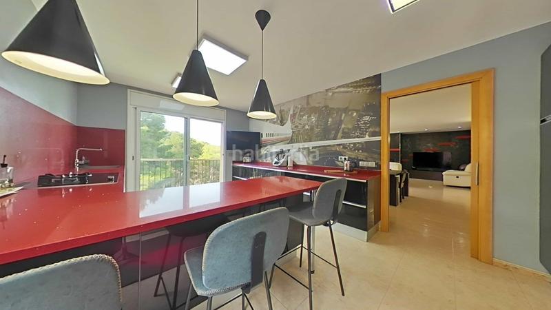 Foto 98015dba-11f6-416c-b8aa-2a99685fb261. Chalet buscas un hogar amplio, íntimo y con vistas espectaculares? con piscina y un gran garaje en Canyelles