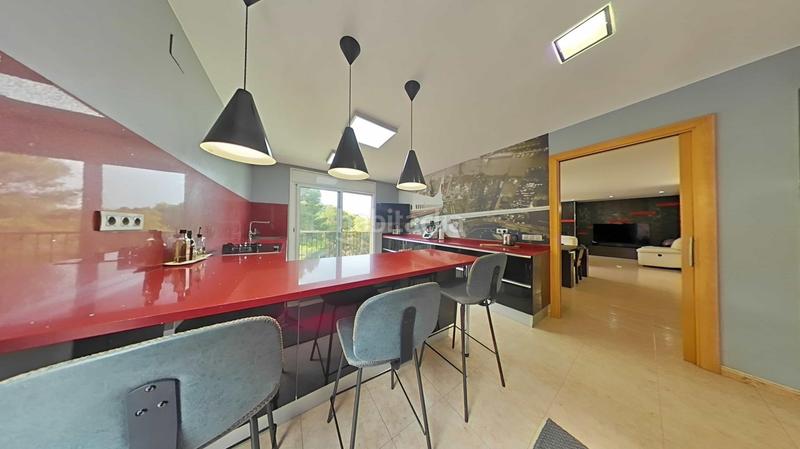 Foto f0f28062-7eb3-47af-a68b-cad4c6f3e291. Chalet buscas un hogar amplio, íntimo y con vistas espectaculares? con piscina y un gran garaje en Canyelles
