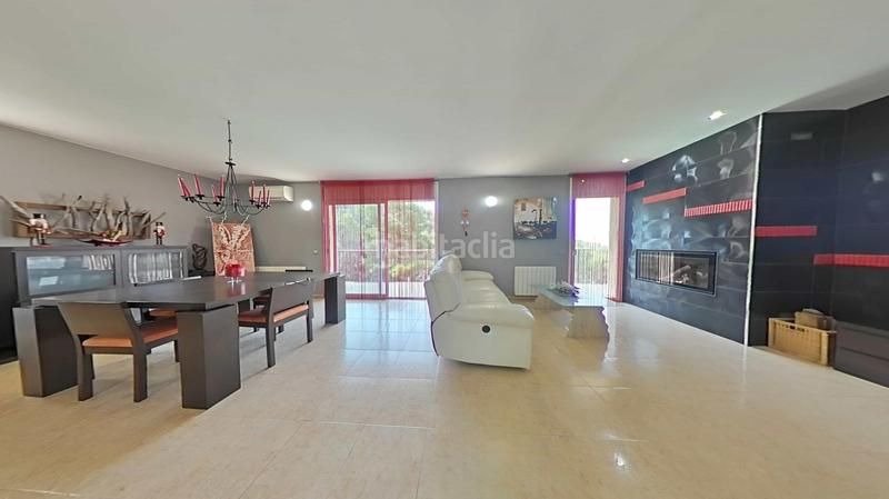 Foto fe15ae00-f003-443d-a1af-47eb55a4d0bf. Chalet buscas un hogar amplio, íntimo y con vistas espectaculares? con piscina y un gran garaje en Canyelles