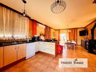 Casa  Carrer montnegre. Precioso chalet independiente con piscina
