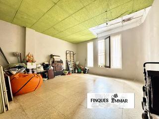 Local Comercial a Calella. Local con posibilidades de uso almacen, estudio o uso residencia