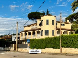 Haus  Carrer del gira-sol. ?? espectacular casa independiente en sils – vallcanera ???