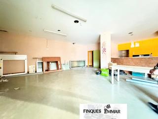 Local commercial  Carrer del gira-sol. Locales comerciales en  sils – amplio, luminoso y a pie de calle