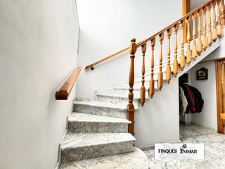 Casa adossada  Carrer serrabou. Casa adossada impecable i lluminosa al centre de breda – 4 habit