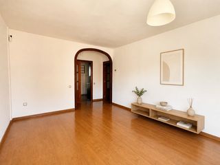 Flat  Avinguda de l'abat marcet. Espectacular piso muy amplio y muy luminoso, listo para entrar a