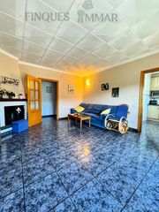 Xalet a Sant Feliu de Buixalleu. Chalet  con precioso jardín y árboles frutales