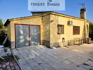 Chalet in Sils. Chalet en vallcanera