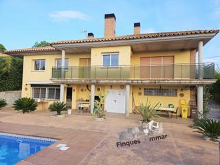Casa a Sils. ¡vivienda grande y con proyecto interesante  en vallacanera!