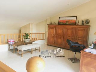 Casa en Sils. ?? casa con mucho espacio e iluminada