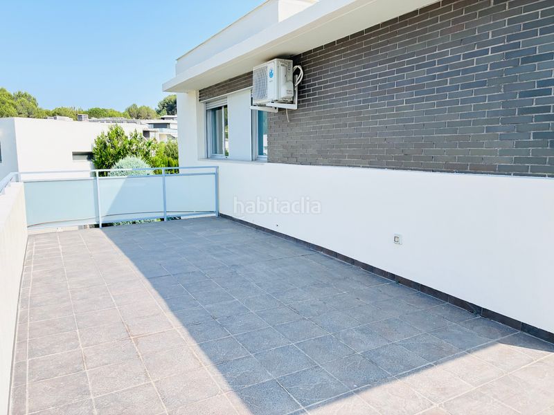 Foto e4882a39-63da-421f-834e-7270fd646245. Casa aparellada amb calefacció aparcament piscina a Chiva