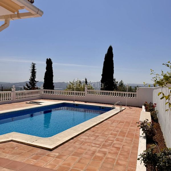 Foto ecd3cde1-2f9b-4314-9de3-0a47e0b8bdfd. Pis a calle las monjas 70 a Periana