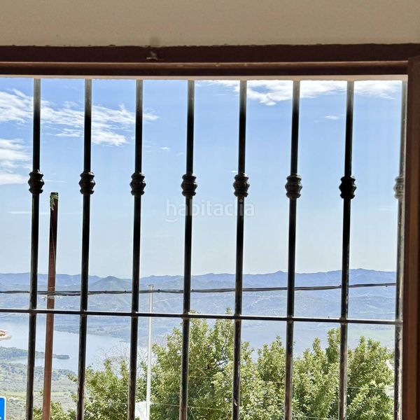 Foto 288e9f23-853d-4d00-887b-fd64efe39371. Casa amb piscina a Periana