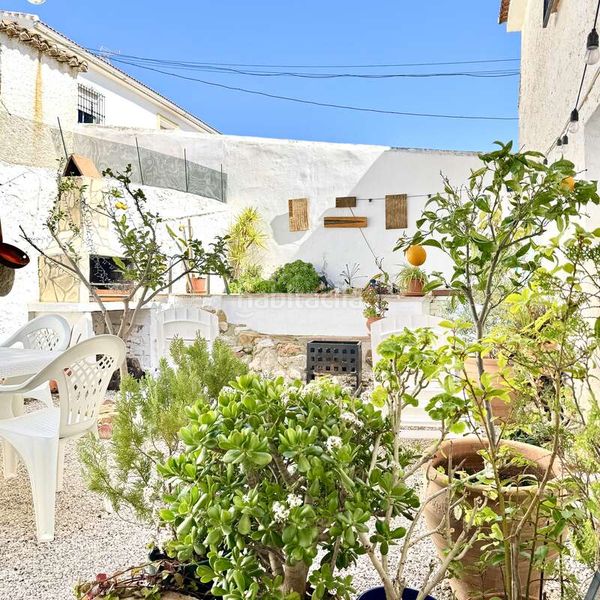 Foto a4c17f52-a8ba-4deb-ad9a-8b3af2710153. Casa amb piscina a Periana