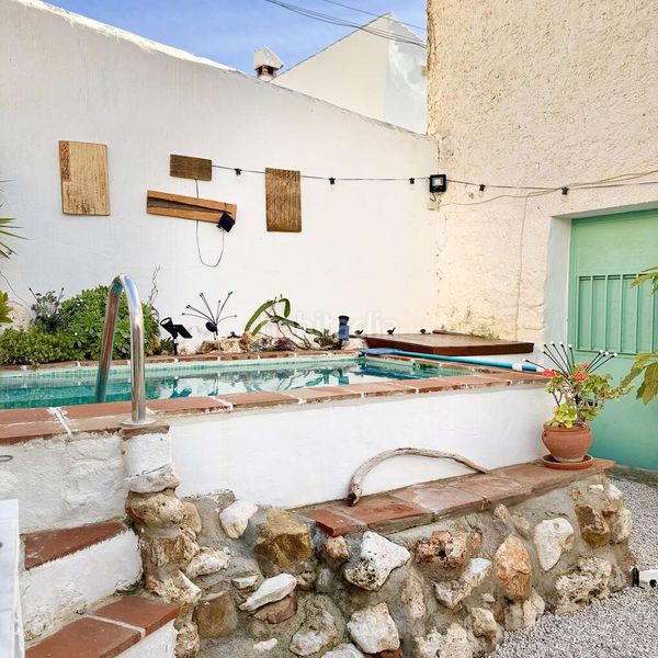 Foto c4fa493e-ba31-4cf1-ae83-3433183e19b5. Casa amb piscina a Periana