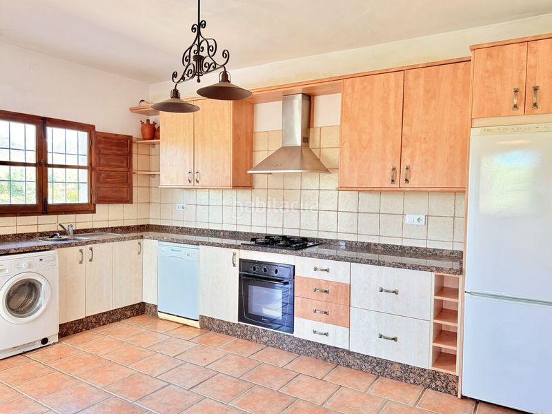Foto a0044465-0a82-43d2-adfd-484a8d464a4c. Casa a calle el regao 2 a Periana