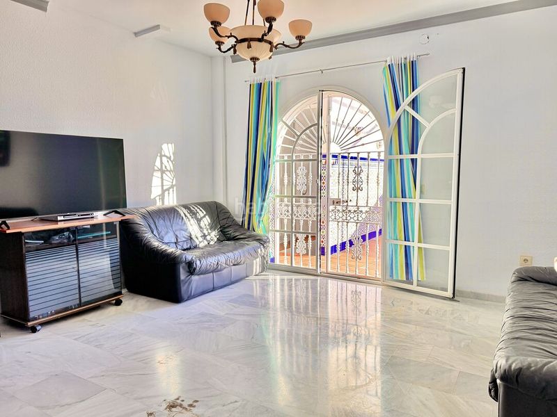 Foto ba4e3f34-8180-44eb-8f2f-88203a37b0be. Casa amb aparcament a Periana