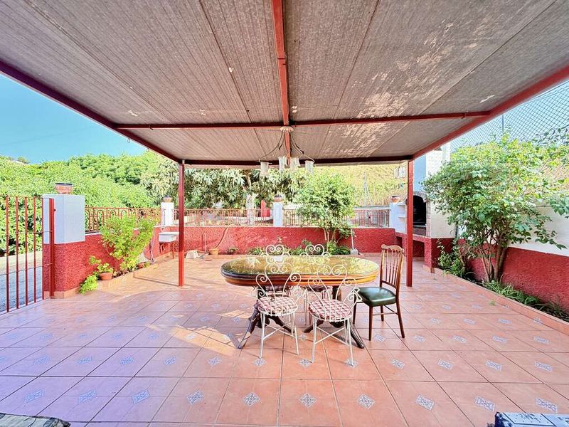 Foto 124a4e8b-f70b-4829-8d51-c9cb8cfaec80. Casa a Benamocarra