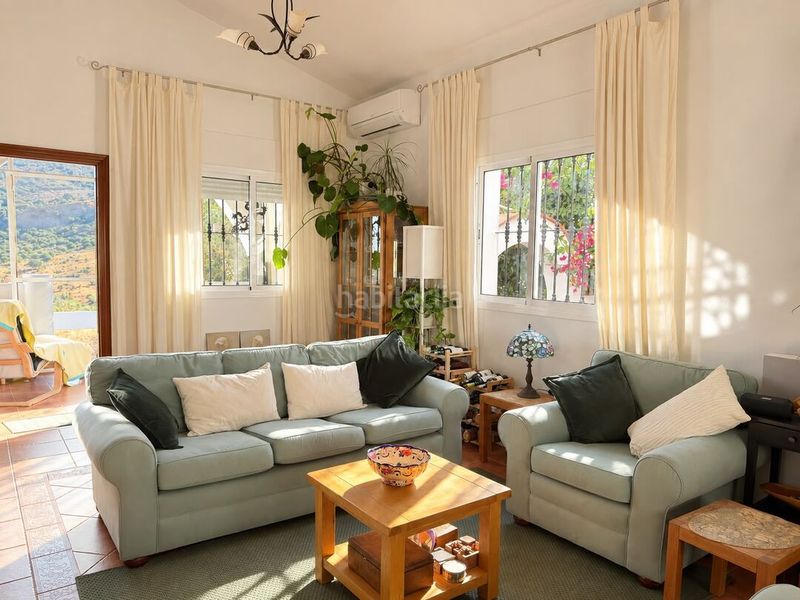 Foto c7100b94-b953-4501-87ce-8bebfbc3c84d. Maison dans calle ruisenor 1 dans Periana