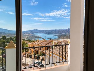Flat  Calle torre del mar 14. Obra nueva en venta en periana