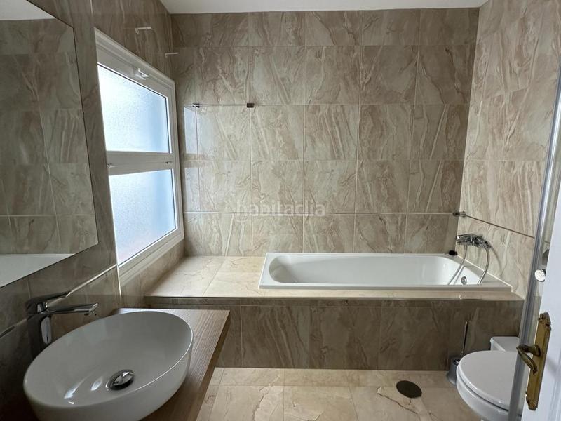 Foto 1088944a-0738-443d-815c-0fb0682e9b91. Maison jumelée avec parking dans La Caleta Adeje