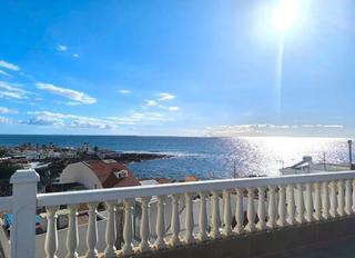 Casa adossada a La Caleta. Your dream home awaits in the idyllic village of la caleta!